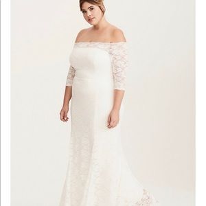 Torrid ( size 16 ) ivory lace dress
